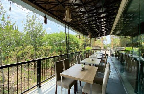 Ngemplak Hotel | Front One Hotel Airport Solo