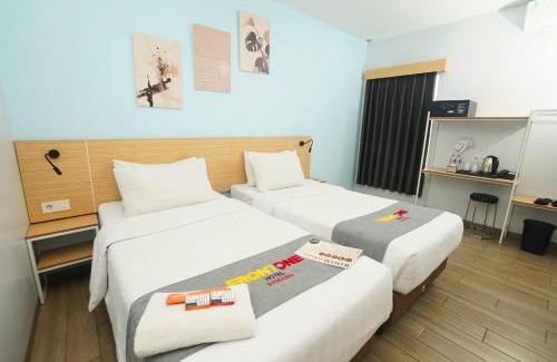 Bandung Hotel | Front One Hotel Pasir Koja Bandung
