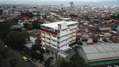 Bandung Hotel | Front One Hotel Pasir Koja Bandung