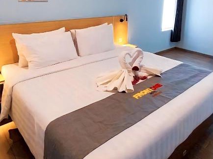 Bandung Hotel | Front One Hotel Pasir Koja Bandung