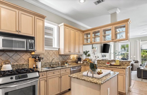 Rosemary Beach House | Front Row in Seacrest Beach! HOT TUB + EXTRA LARGE ROOMS! 2 night minimum stay!