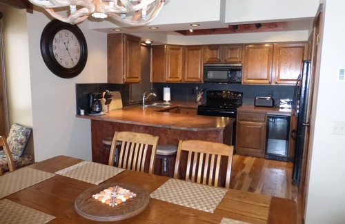 Big Sky Condo | Front row ski in/out Beaverhead condo. True ski in/ski out location
