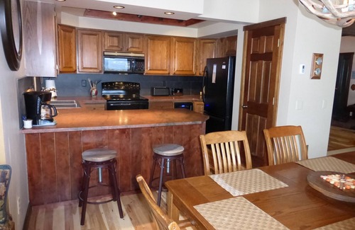 Big Sky Condo | Front row ski in/out Beaverhead condo. True ski in/ski out location
