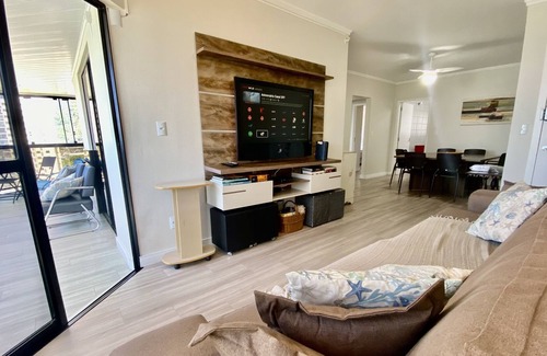 Centro Apartment | FRONT SEA !!! SACADA C / CHURRASQ; 4 ROOMS; 3 BATHROOMS; 2 VAGAS; AIR; WIFI