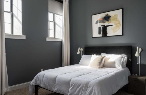 Near Southside Apartment | FRONTDESK 1 BR Apt 3 miles to Botanical Gardens