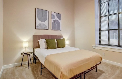 Downtown St. Louis Apartment | Frontdesk | 2 BR Apt by the Peabody Opera House