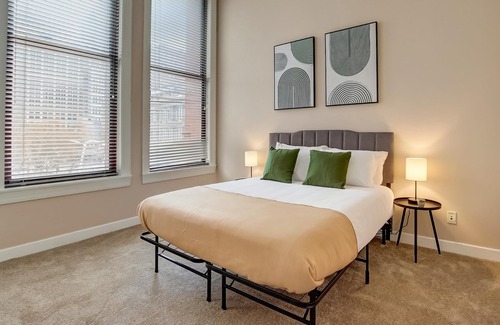 Downtown St. Louis Apartment | Frontdesk | 2 BR Apt by the Peabody Opera House