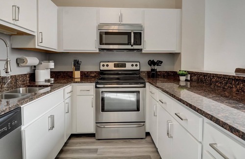 Mile Square Apartment | Frontdesk | 2 BR Apt by the Indianapolis Zoo