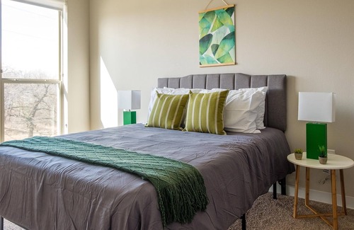 Ames Apartment | Frontdesk | Bright and Airy 2BR Suite