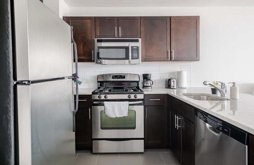 East Hyde Park Apartment | FRONTDESK Debonair Studio Apt with City View