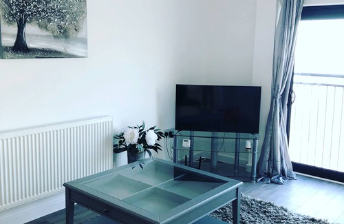 Walton on the Naze Apartment | frontline 2 bedroom apartment with seaviews