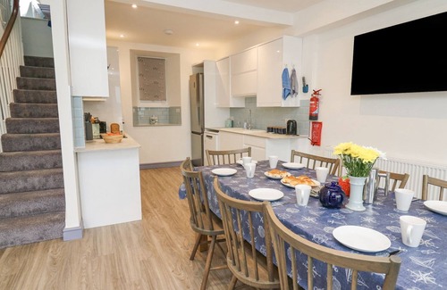 New Quay Cottage | FRONWIG, pet friendly, luxury holiday cottage in New Quay