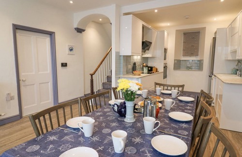 New Quay Cottage | FRONWIG, pet friendly, luxury holiday cottage in New Quay