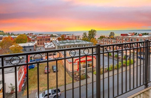 Fairhaven Condo | FT 503: Fairhaven Jewel- View, Walk to everything!