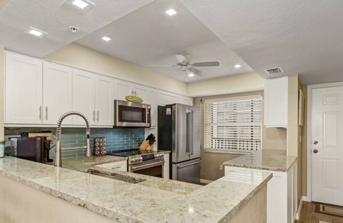 South Island Condo | Ft. Myers Beach 7 minute walk to beach Ft. Myers Beach .