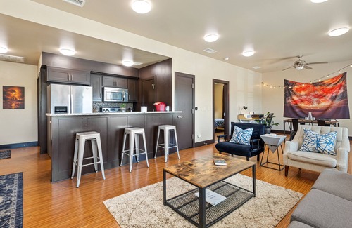 Fort Worth Apartment | Ft Worth Southside Loft 203- Walk to Magnolia Ave!