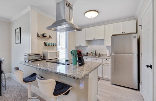 Durham Apartment | Fuchsia 2BR Suite @ Hillside Park