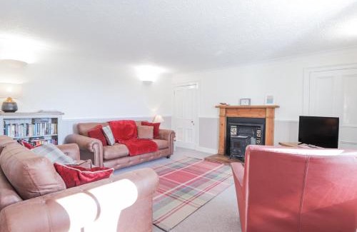Fortrose House | Fuchsia Cottage
