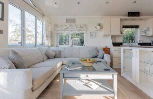 Hamworthy Cabin | Fuchsia Lodge, dogs stay free, luxurious lodge on Rockley Park, Poole Harbour