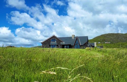 Caherdaniel Villa | Fuchsia Lodge - New Luxury 5* Beachside Lodge with Sauna - 4 beds ensuite - Spectacular Location