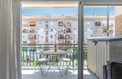 Fuengirola Apartment | Fuengirola, Costa del Sol, 25m de la Playa Boga Boga