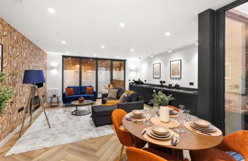 Parsons Green and Walham Apartment | Fulham Luxurious Duplex Heaven Gateway With Patio