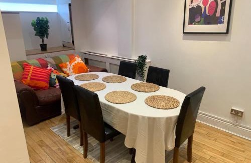 Canning Town Apartment | Full 3 bedroom house 3 floors