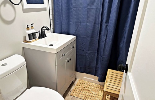 Potomac West Apartment | Full Cozy Apt/Full Condo/Self check in
