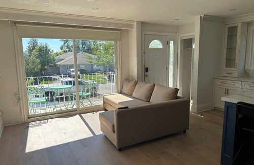 Mississauga House | Full House 1 Bedroom 1 Bath with self check in