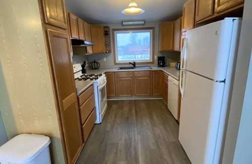 Leamington Cottage | Full House and Guest House: All On the Rocks