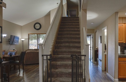 Sundance Ranch House | Full house located 12 minutes away from Stadium Westgate district Entertainment!