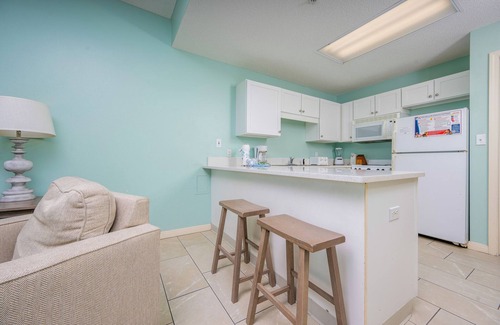 Gulf Shores Condo | Full Kitchen - Bunks - FREE Wifi - Phoenix Hotels…just like a Condo!