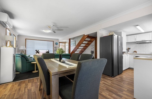 South West Rocks House | Full Linen, Air Cond, Ceiling Fans, Close to town, BBQ, Pizza Oven