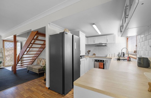 South West Rocks House | Full Linen, Air Cond, Ceiling Fans, Close to town, BBQ, Pizza Oven
