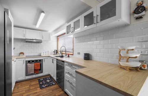 South West Rocks House | Full Linen, Air Cond, Ceiling Fans, Close to town, BBQ, Pizza Oven