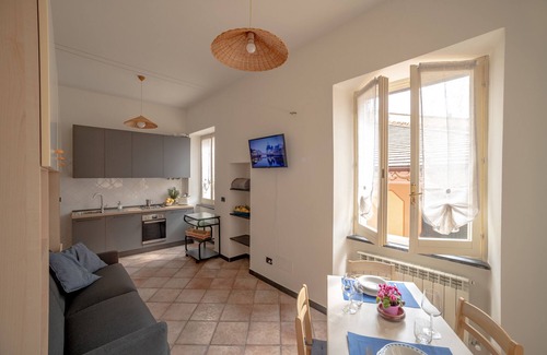 Rezza Apartment | Full Old Town, 5 minutes from the sea and the station