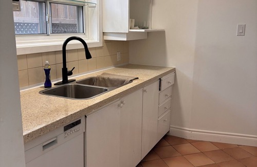 West Hill House | Full Privacy, 4BR Bungalow Near Lake, HWY 401, and Toronto Pearson Airport