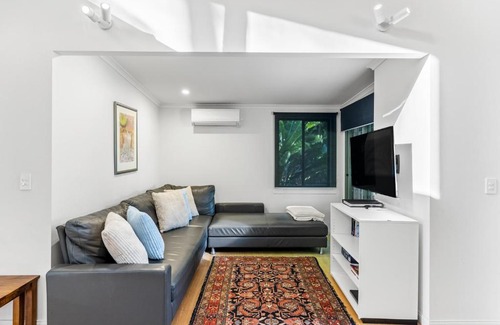 Bangalow House | Fuller Holidays - Leah's Retreat - Relax in nature