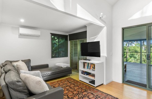 Bangalow House | Fuller Holidays - Leah's Retreat - Relax in nature