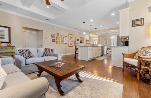 St. Augustine House | Fullerwood Delight- Mins to Beach and Downtown