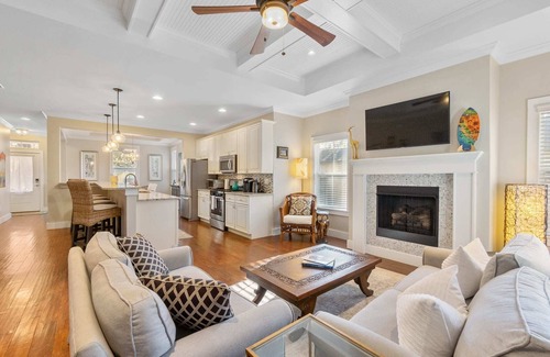 St. Augustine House | Fullerwood Delight- Mins to Beach and Downtown