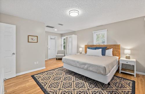 St. Augustine House | Fullerwood Park Retreat, 5 min to Downtown, Sleeps 6