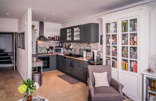 Vaison-la-Romaine House | Fully Air Conditioned and Completely Renovated Provence Chic