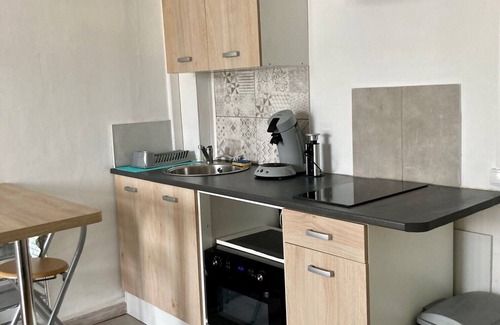 Fleury-les-Aubrais Apartment | Fully equipped, comfortable studio ideally located