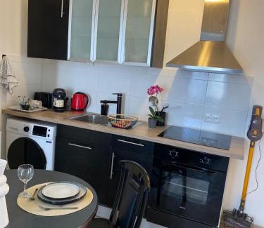 Le Perreux-sur-Marne Apartment | Fully-equipped studio Paris Disneyland RER E RER A