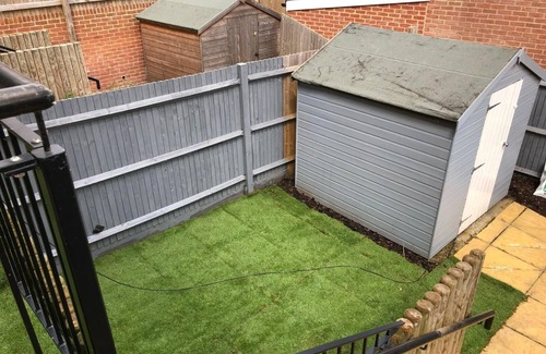 Whittington Apartment | Fully Equipped 2BR Near Bittacy Hill Park - 8mins