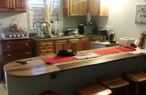 Boscobel House | Fully equipped and furnished 3 Bedroom Bungalow, prime North Coast location