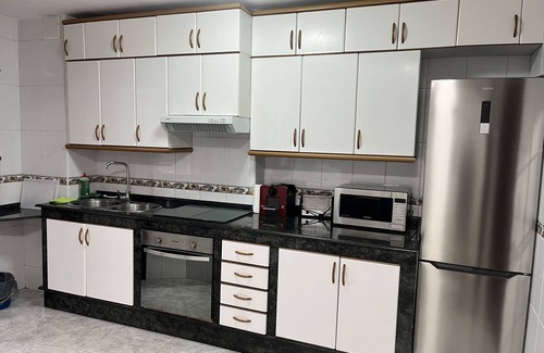 Padron Apartment | Fully equipped and quiet apartment 400 meters from the center of Padrón.n