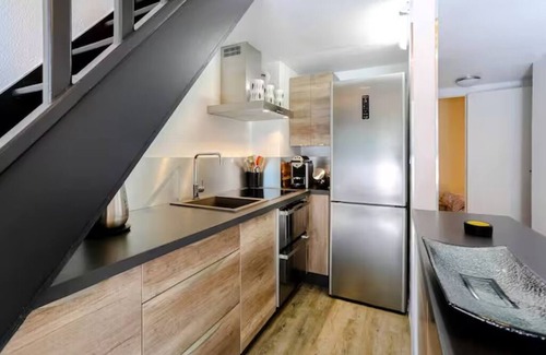 Le Dramont Apartment | Fully equipped apartment for 4 people, cosy, quiet - Sea view
