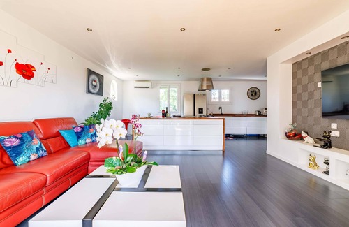 Taradeau Apartment | Fully equipped apartment with pool and garden